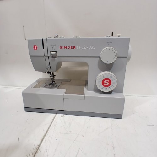 SINGER HEAVY DUTY HIGH SPEED SEWING MACHINE - GREY (MODEL: 4423) image 4
