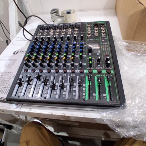 MACKIE PROFXV3 SERIES PROFESSIONAL 12 CHANNEL EFFECTS MIXER WITH USB, ONYX MIC PREAMPS &GIGFX - 192GHZ/60DB/110V image 3