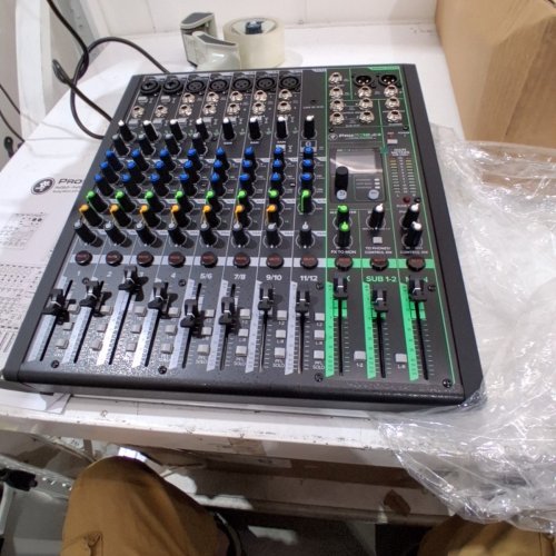 MACKIE PROFXV3 SERIES PROFESSIONAL 12 CHANNEL EFFECTS MIXER WITH USB, ONYX MIC PREAMPS &GIGFX - 192GHZ/60DB/110V image 4