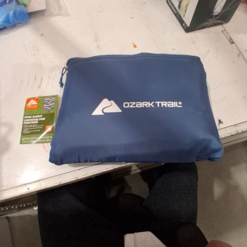 OZARK TRAIL PICNIC BLANKET - 60" X 70" - BLUE image 2
