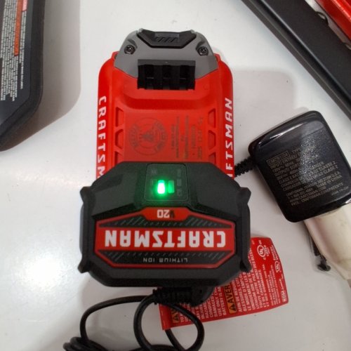 CRAFTSMAN V20 CORDLESS HEDGE TRIMMER WITH POWERSAW - 22" - 4A - RED/BLACK (MODEL: CMCHTS820D1) image 2