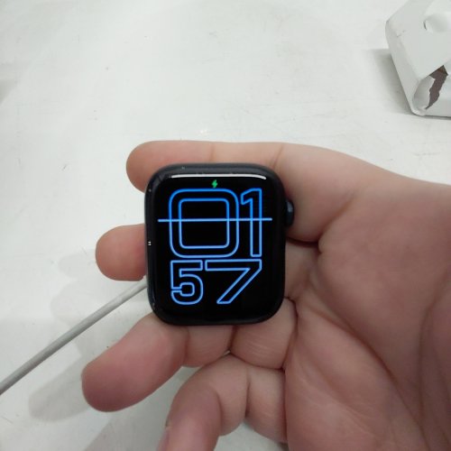 APPLE WATCH SE THIRD GEN (GPS 44 MM) SMART WATCH W/MIDNIGHT ALUMINIUM CASE WITH MIDNIGHT SPORT BAND image 3