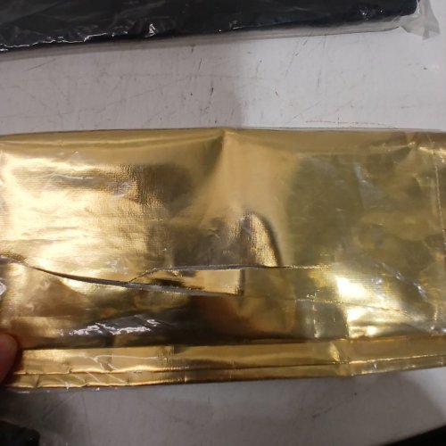 NEEWER FLAT PANEL LIGHT REFLECTOR WITH 360° ROTATING HOLDING BRACKET AND CARRYING BAG - 35" X 70" - GOLD/SILVER AND WHITE/BLACK (MODEL: RF-0918) image 3