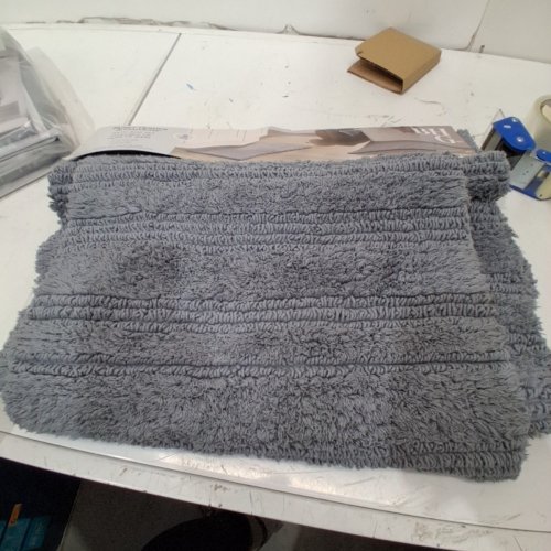 2PC BETTER HOMES & GARDENS COTTON BATH RUG SET - 20" X 30" AND 17" X 24" - GRAY image 2