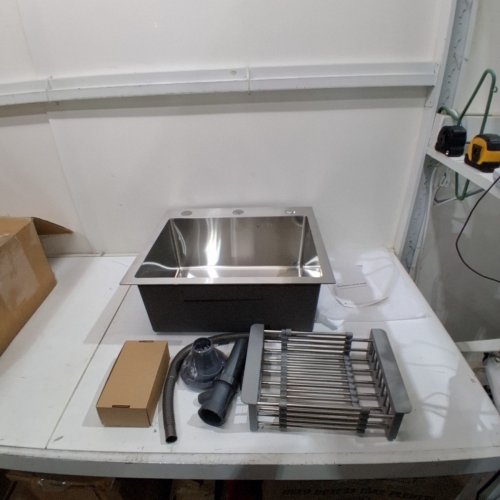 PREMIUM 304 STAINLESS STEEL UNDERMOUNT KITCHEN SINK - 17" X 19" X 9" image 2