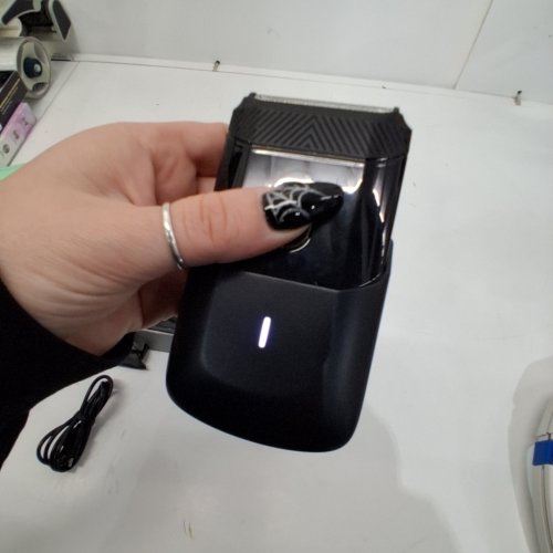 MANSCAPED™ THE HANDYMAN™ COMPACT PORTABLE WATERPROOF FACE SHAVER - BLACK image 2