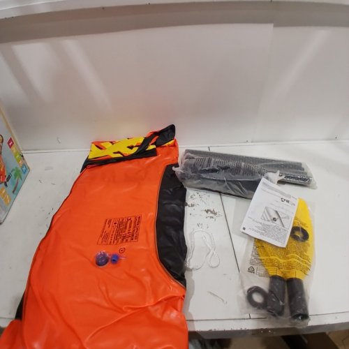 INTEX EXPLORER 300 BOAT SET image 4