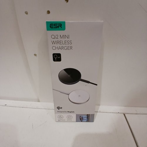 ESR HALOLOCK MINI QI2 WIRELESS PHONE CHARGER - WHITE image 4