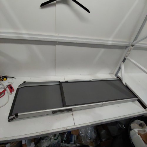 PETSAFE PORTABLE TELESCOPING PET RAMP WITH GRIP -SILVER/GREY (MODEL:62461) image 4