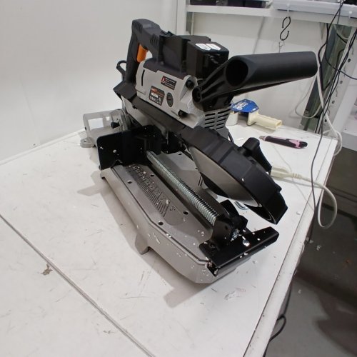 MAXXT BAND SAW WITH LIGHTWEIGHT ALUMINUM BASE WITH 10 AMP 5 INCH DEEP CUT BANDSAW - METAL - (MODEL: R2103) image 7