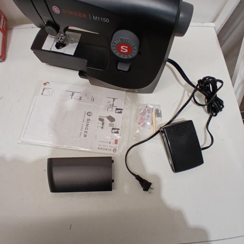 SINGER LIGHTWEIGHT & PORTABLE SEWING MACHINE WITH 45 STITCH APPLICATIONS - BLACK (MODEL: M1150) image 4