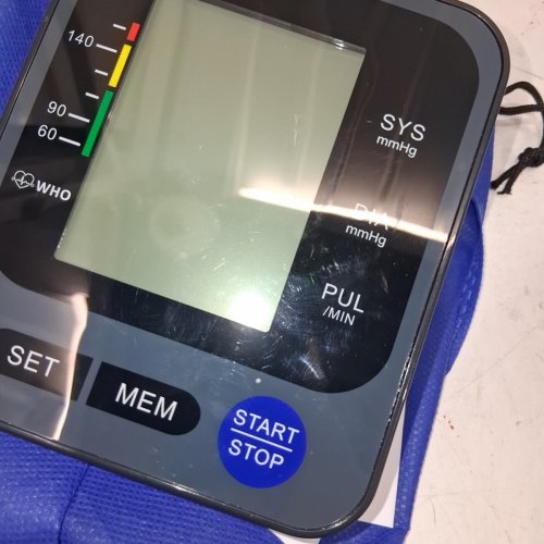 BLOOD PRESSURE MONITOR WITH 3 COLOUR BACKLIT SCREEN 2X99 MEMORY WITH UPPER ARM LARGE CUFF - BLACK (MODEL: BSX525) image 4
