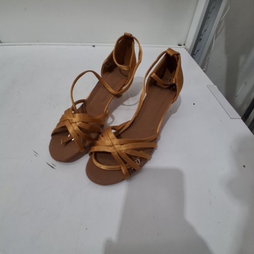WOMEN'S LATIN DANCE SHOES - 10 - GOLD image 2