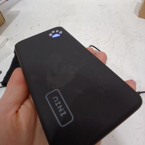 INIU 10000MAH USB C SLIM POWER BANK TRIPLE 3A CHARGER, FLASHLIGHT, PHONE CHARGER FOR IPHONE, SAMSUNG, GOOGLE, LG, IPAD - BLACK (MODEL:BI-B41) image 4