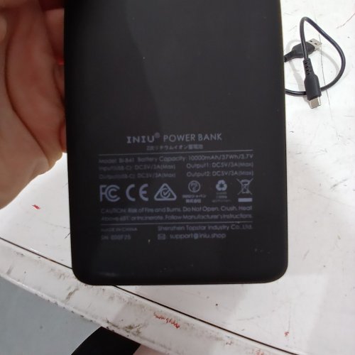 INIU 10000MAH USB C SLIM POWER BANK TRIPLE 3A CHARGER, FLASHLIGHT, PHONE CHARGER FOR IPHONE, SAMSUNG, GOOGLE, LG, IPAD - BLACK (MODEL:BI-B41) image 5