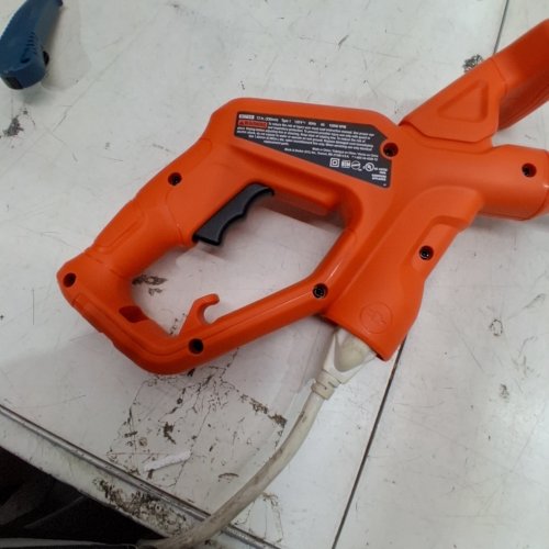 BLACK+DECKER STRING TRIMMER AND EDGER - 4AMP - 13" PATH - ORANGE (MODEL: BEST935) image 3