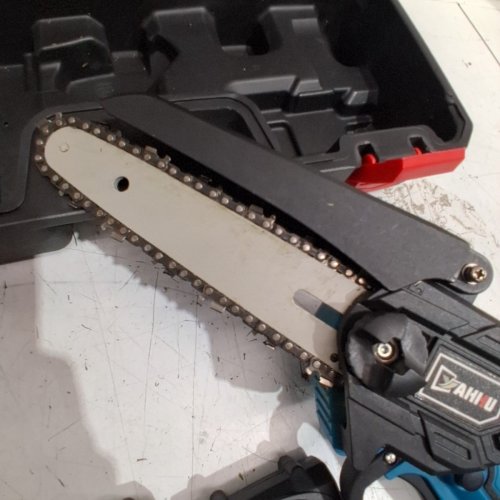 YAHHU PORTABLE ELECTRIC CORDLESS MINI CHAINSAW WITH 2 BATTERIES - 6" - 21 V - BLUE/BLACK (MODEL: CHAINSAW-BLUESET) image 8