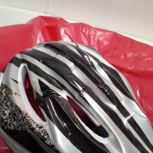ADULT GUPGI ADJUSTABLE CYCLING / BICYCLE HELMET - OSFM - BLACK / SILVER (MODEL : 00734571290644) image 5