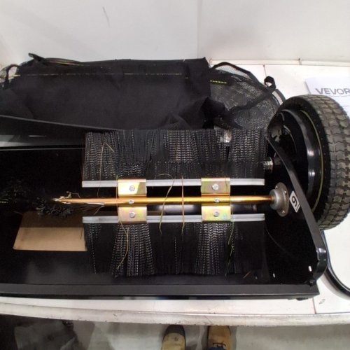 VEVOR ADJUSTABLE TERRAIN RUBBER WHEEL PUSH LAWN SWEEPER WITH DEBRIS COLLECTOR - 26" - BLACK - (MODEL: GT1110) image 4