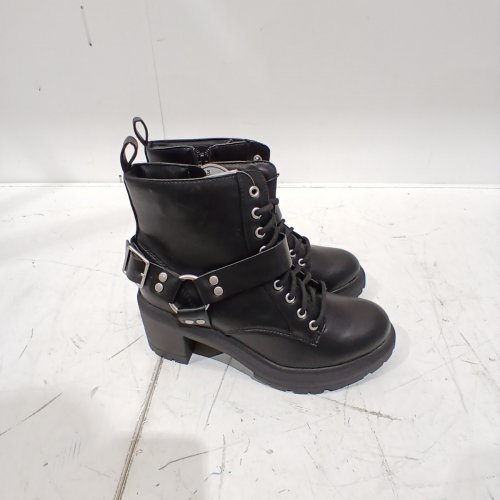 WOMEN'S NO BOUNDARIES LACE UP ANKLE MOTO BOOTS - 8 - BLACK image 3