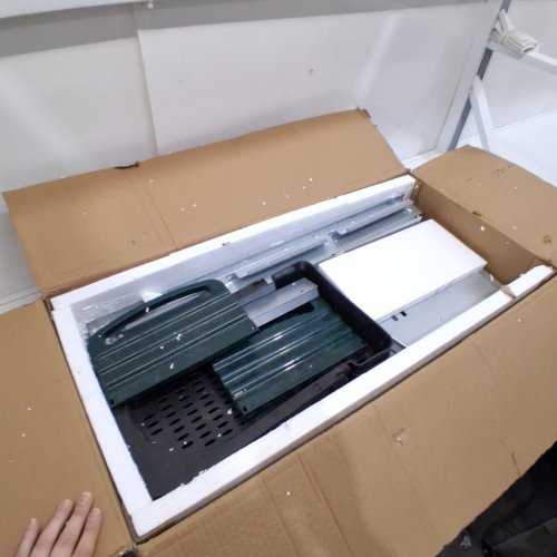 GARVEE HEAVY DUTY METAL CHICKEN NESTING BOX WITH 3 COMPARTMENTS, ROLL AWAY DESIGN AND REMOVABLE TRAY - 31.5" X 20" X 20.5" - STAINLESS STEEL/BLACK/GREEN (MODEL: PPG_344A5VNX) image 3