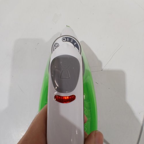 BLACK & DECKER EASY STEAM COMPACT IRON - LIME GREEN (MODEL: IR02V) image 2