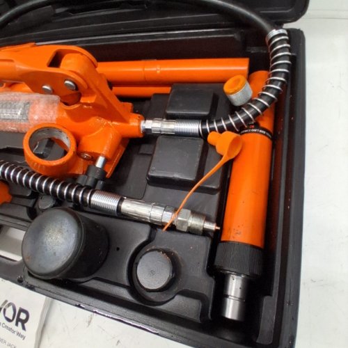 PORTABLE POWER JACK WITH PUMP - 4 TON CAP - ORANGE (MODEL: ZX0201 4T) image 4