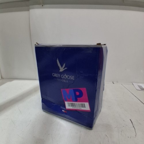 GREY GOOSE 30TH ANNIVERSARY GOOSE-SHAPED GLASS BOTTLE - 350 ML CAPACITY - CLEAR image 3