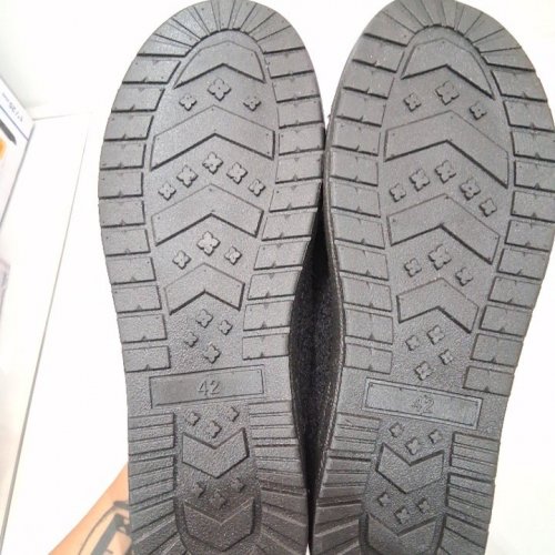 SOFT FURRY SLIP ON SLIPPERS - 42 - BLACK image 3