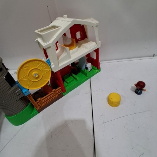 FISHER-PRICE LITTLE PEOPLE CARING FUN ANIMAL FARM PLAYSET - MULTICOLOUR - (MODEL: JGX61) image 4