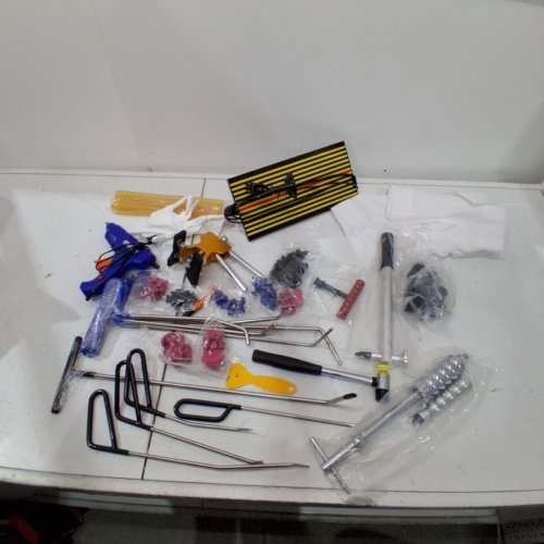 86PC VEVOR PAINTLESS VEHICLE DENT REPAIR/REMOVAL TOOL KIT (MODEL: XPT9017) image 3