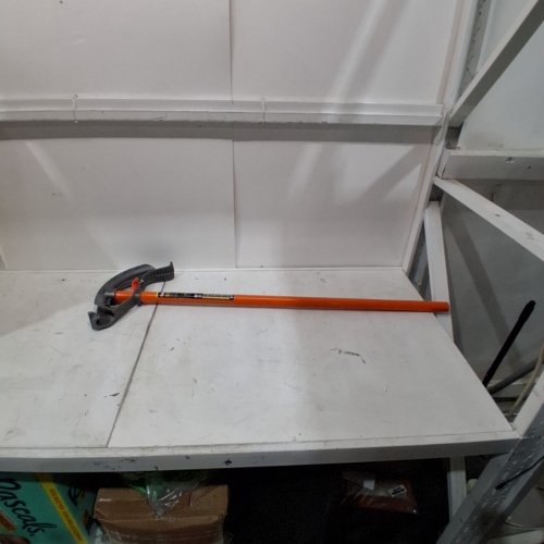 KLEIN TOOLS IRON CONDUIT BENDER FULL ASSEMBLY - 1" EMT AND 3/4" RIGID, WIDE FOOT PEDAL, BENCHMARK SYMBOLS AND ANGLE SETTER - (MODEL: 51605) image 2