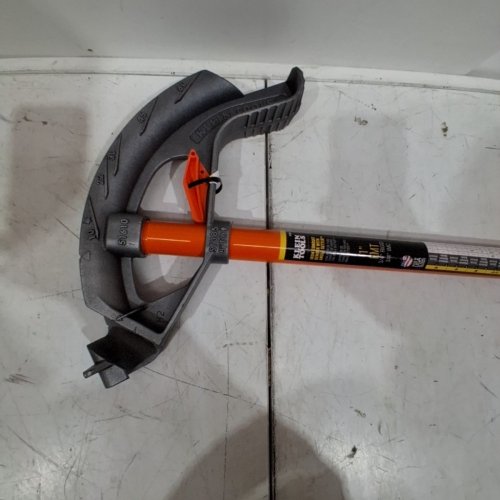 KLEIN TOOLS IRON CONDUIT BENDER FULL ASSEMBLY - 1" EMT AND 3/4" RIGID, WIDE FOOT PEDAL, BENCHMARK SYMBOLS AND ANGLE SETTER - (MODEL: 51605) image 3
