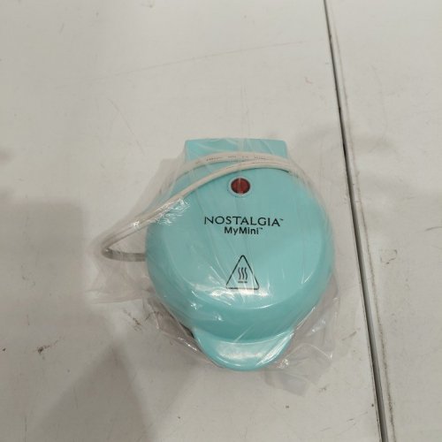 NOSTALGIA MYMINI WAFFLE MAKER - MAKES 5" WAFFLES - AQUA (MODEL: MWF5AQ) image 5