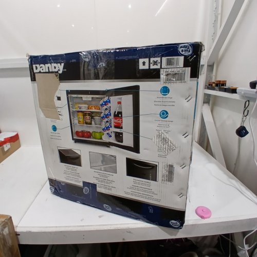 DANBY COUNTERTOP COMPACT E-STAR RATED MINI REFRIGERATOR -1.7 CU.FT. - BLACK (MODEL: DAR017A3BDB) image 9