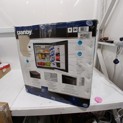 DANBY COUNTERTOP COMPACT E-STAR RATED MINI REFRIGERATOR -1.7 CU.FT. - BLACK (MODEL: DAR017A3BDB) image 10