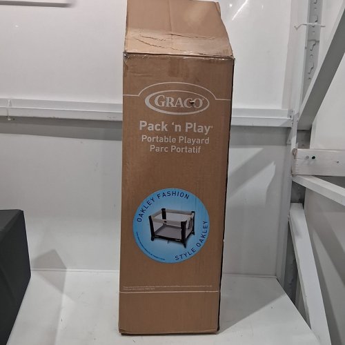 GRACO PACK 'N PLAY PORTABLE PLAYARD WITH CARRYING BAG - 40" X 28" X 30" - OAKLEY FASHION / BLACK/ GREY (MODEL: 2084226) image 5