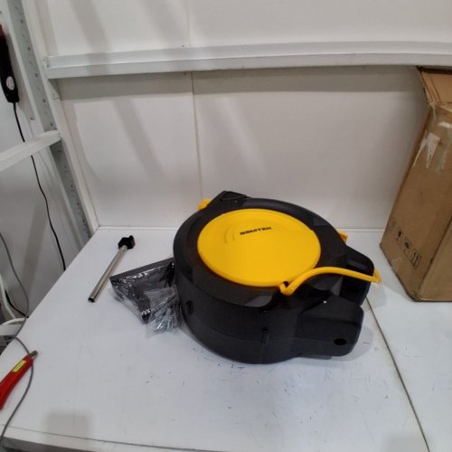 BSMTEK RETRACTABLE AIR HOSE REEL - 3/8" HYBRID AIR HOSE - 80FT - YELLOW/BLACK image 2