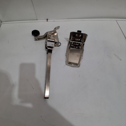 HAMILTON BEACH COMMERCIAL SIDE-CUT MANUAL CAN OPENER - UP TO #10 SIZE CANS - STAINLESS STEEL (MODEL: HCO500) image 3