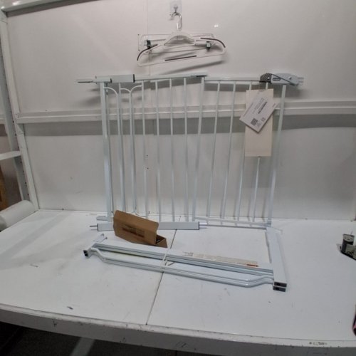 REGALO EASY-OPEN METAL SAFETY GATE - 30 X 29-56" - WHITE (MODEL: 1158 DS) image 2