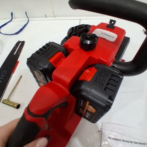 SUSUZI BATTERY-POWERED BRUSHLESS CORDLESS CHAINSAW KIT WITH 2 BATTERIES & CHARGER - 16" - RED/BLACK image 2
