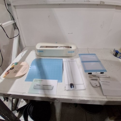 CRICUT EXPLORE 5 WITH ACCESSORIES - BEIGE (MODEL: EXPLORE 5) image 2
