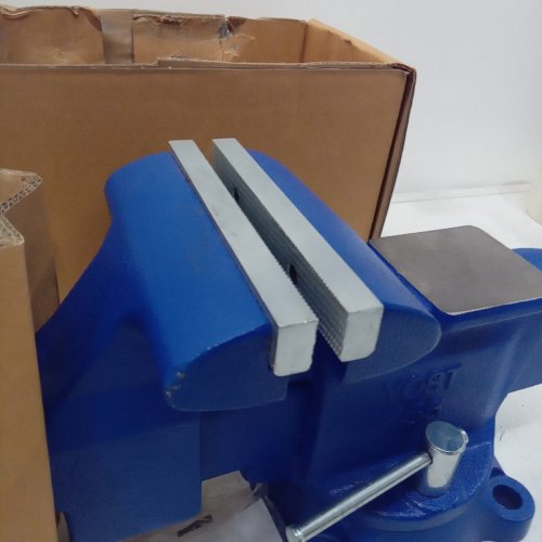 YOST VISES APPRENTICE SERIES UTILITY COMBINATION PIPE AND BENCH VISE WITH 180-DEGREE SWIVEL BASE - 5.5" - BLUE - (MODEL: 455) image 3