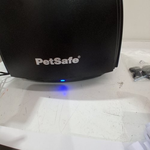 PETSAFE STAY + PLAY WIRELESS FENCE, COVERS UP TO 3/4 ACRE, FOR DOGS AND CATS OVER 2.3 KG, WATERPROOF AND RECHARGEABLE, WITH TONE AND STATIC STIMULATION (PIF00-13663) image 2