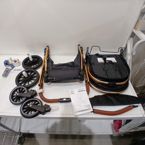 BILU CONVERTIBLE STROLLER - BLACK AND GOLD (ITEM: BS8200GD) image 5