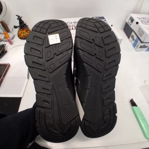 MEN'S SKECHERS SWIFT FIT SHOES - SIZE 13 - BLACK (STYLE: 1998911) image 3