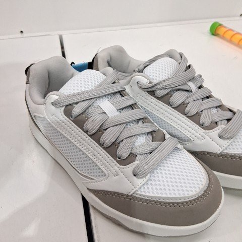 GIRLS GEORGE SNEAKERS - SIZE 3 - GRAY AND WHITE image 2