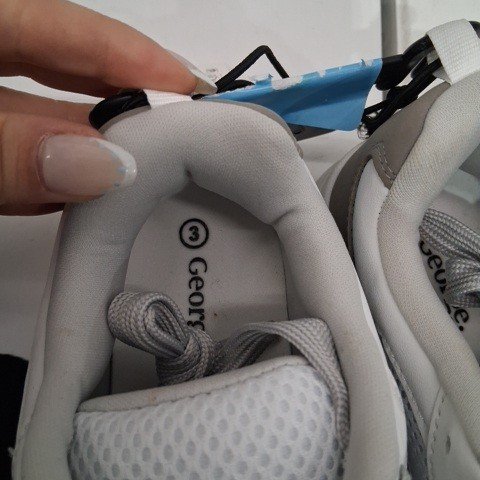 GIRLS GEORGE SNEAKERS - SIZE 3 - GRAY AND WHITE image 4