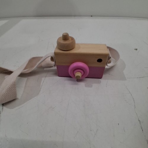 QIAIKE WOODEN CARTOON CAMERA TOY - PINK AND NATURAL WOOD (MODEL: TC-1930) image 2
