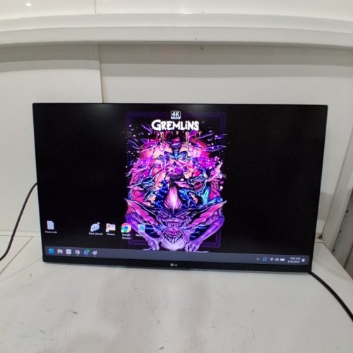 LG UHD 4K HDR MONITOR -31.5" - BLACK (MODEL: 32UR500) image 2